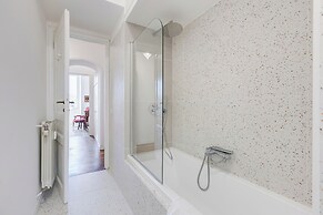 Elegant 3-Bedroom Apt in Piazza Mazzini