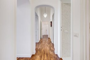 Elegant 3-Bedroom Apt in Piazza Mazzini