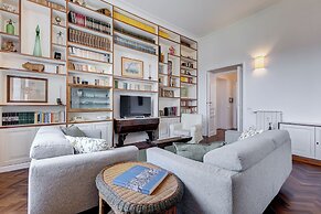 Elegant 3-Bedroom Apt in Piazza Mazzini