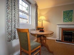 Horseshoe Cottage