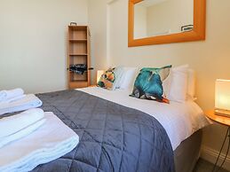 Val's Seaview