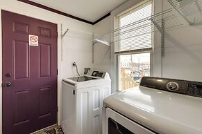 7 Mi to Lincoln Financial! Charming Philly Apt