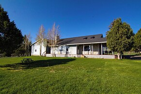 Fish Hatchery Ranch w/ Furnished Patio