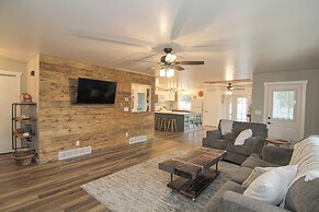 Fish Hatchery Ranch w/ Furnished Patio