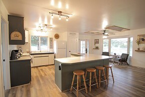 Fish Hatchery Ranch w/ Furnished Patio
