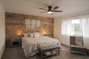 Fish Hatchery Ranch w/ Furnished Patio