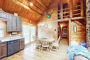Relaxing 3BR Fireplace Deck Fire Pit