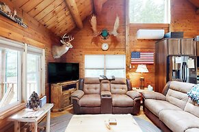 Relaxing 3BR Fireplace Deck Fire Pit