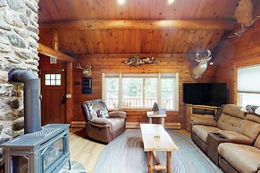 Relaxing 3BR Fireplace Deck Fire Pit