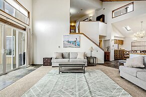4BR Oceanfront Oasis w/ Patio, Views & Games