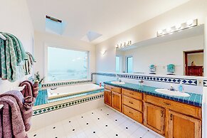 4BR Oceanfront Oasis w/ Patio, Views & Games