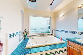 4BR Oceanfront Oasis w/ Patio, Views & Games