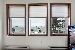 4BR Oceanfront Oasis w/ Patio, Views & Games