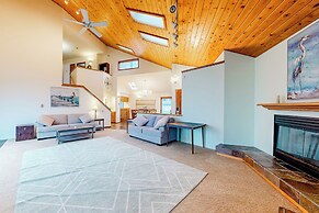 4BR Oceanfront Oasis w/ Patio, Views & Games