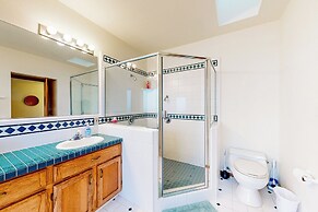 4BR Oceanfront Oasis w/ Patio, Views & Games