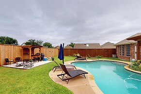 Pool & Outdoor Bar! Spacious Getaway in Sachse