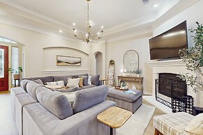 Pool & Outdoor Bar! Spacious Getaway in Sachse