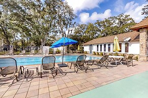 Vanilla Cottage on 30-acre Preserve!