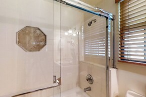 Vanilla Cottage on 30-acre Preserve!