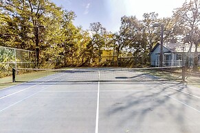 Vanilla Cottage on 30-acre Preserve!