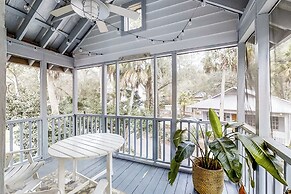 Vanilla Cottage on 30-acre Preserve!
