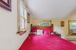 1 BR Tiny House, Window AC, Bbq, Fire Pit, W & D