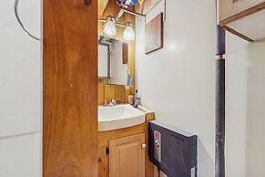 1 BR Tiny House, Window AC, Bbq, Fire Pit, W & D