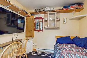 1 BR Tiny House, Window AC, Bbq, Fire Pit, W & D