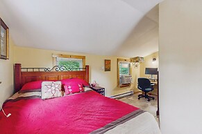 1 BR Tiny House, Window AC, Bbq, Fire Pit, W & D