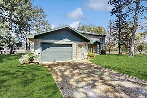 Lakefront Home W & Dock & Kayaks