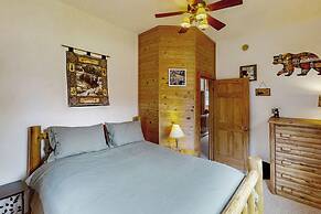 Lakefront Home W & Dock & Kayaks
