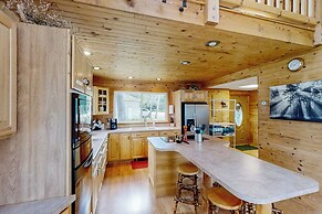 Lakefront Home W & Dock & Kayaks