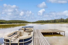 Lakefront Home W & Dock & Kayaks