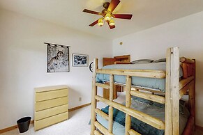 Lakefront Home W & Dock & Kayaks