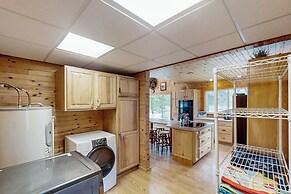 Lakefront Home W & Dock & Kayaks