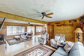 Lakefront Home W & Dock & Kayaks