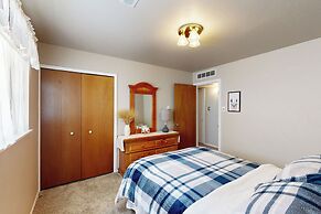 Single Story 4BR w/ Patio, Central AC, W & D