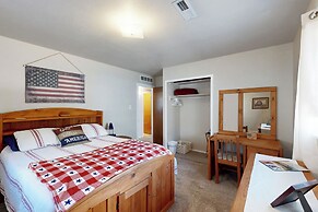 Single Story 4BR w/ Patio, Central AC, W & D