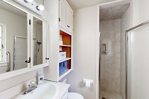 Single Story 4BR w/ Patio, Central AC, W & D