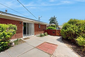 Single Story 4BR w/ Patio, Central AC, W & D