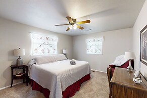 Single Story 4BR w/ Patio, Central AC, W & D