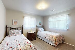 Single Story 4BR w/ Patio, Central AC, W & D
