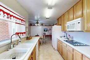 Single Story 4BR w/ Patio, Central AC, W & D