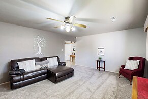 Single Story 4BR w/ Patio, Central AC, W & D