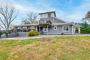 Great for Groups: Home 3 Mi to Dtwn Springfield!
