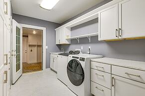 Great for Groups: Home 3 Mi to Dtwn Springfield!