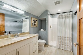 Great for Groups: Home 3 Mi to Dtwn Springfield!