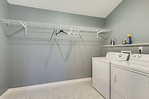 Great for Groups: Home 3 Mi to Dtwn Springfield!