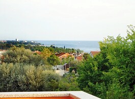 Apartment With Terrace and Garden Access