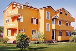 Apartment With Terrace and Garden Access